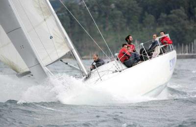 Turismo de Ourense, Punta Lagoa, Altamar Diez y Deep Blue primeros líderes del Trofeo Puerto de Vigo Turismo de Ourense, Punta Lagoa, Altamar Diez y Deep Blue primeros líderes del Trofeo Puerto de Vigo