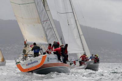 Vuelco en la clasificación del Rías tras la 2ª etapa donde Eolo sopló con fuerza. Solventis, Okofen y Sommi líderes provisionales.