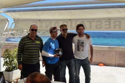 X SAM y ANGLE 2 se llevan los calderos de bronce del RCRA X SAM y ANGLE 2 se llevan los calderos de bronce del RCRA