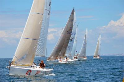 XXVII Regata Costa Vasca. El Maitena se adjudica la Ballena de Oro XXVII Regata Costa Vasca. El Maitena se adjudica la Ballena de Oro