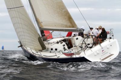 Yamamay impone su ley en Gijón, lidera la clase I y es primero en la clasificación general absoluta. Yamamay impone su ley en Gijón, lidera la clase I y es primero en la clasificación general absoluta.