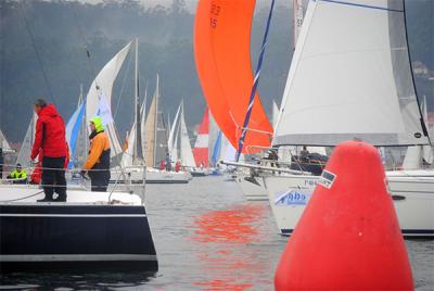 Ziralla, Chispa Nejra, Fuerza 4, Travesío La Riviere, Sempre Volve y Last Kiss primeros líderes de la 4ª Regata Interclubles Ría de Pontevedra