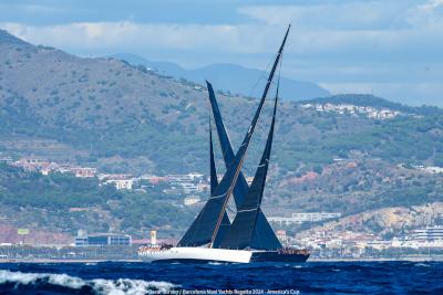 ‘Bullitt’ consolida su liderazgo tras una emocionante jornada de regata costera en la Barcelona Maxi Yacht Regatta ‘Bullitt’ consolida su liderazgo tras una emocionante jornada de regata costera en la Barcelona Maxi Yacht Regatta