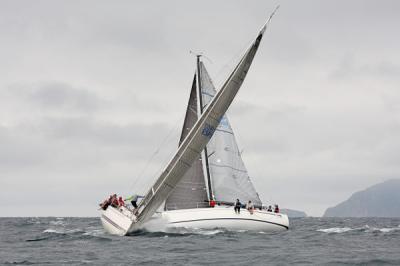 ‘Despeinada’ y ‘Bacilón’ vencen entre la niebla en el Abra ‘Despeinada’ y ‘Bacilón’ vencen entre la niebla en el Abra