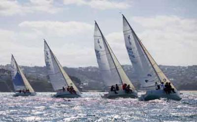 “Gómez” y “Patacón” líderes provisionales en el arranque del XIII Trofeo Torre de Hércules