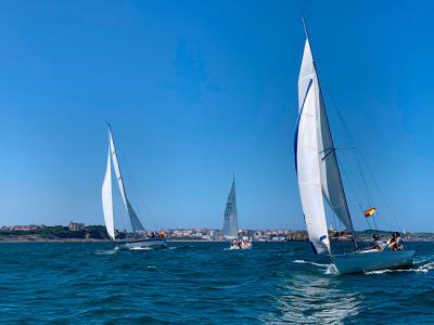 “Martinas” en IRC1,“Pilar IV” en IRC2 y “Lo encontré” en IRC 3 se alzan con la victoria de la Regata Autoridad Portuaria. “Martinas” en IRC1,“Pilar IV” en IRC2 y “Lo encontré” en IRC 3 se alzan con la victoria de la Regata Autoridad Portuaria.