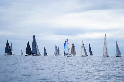 3ª VUELTA COSTA DEL SOL A2,  La baja intensidad del viento alarga la primera etapa entre Málaga y Sotogrande