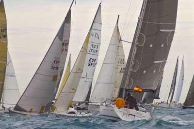 60 embarcaciones competirán para alzarse con la victoria y los lingotes de plata de la XXV regata de las 200 millas a 2 del CN Altea 60 embarcaciones competirán para alzarse con la victoria y los lingotes de plata de la XXV regata de las 200 millas a 2 del CN Altea