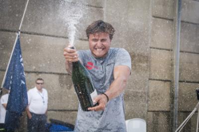 Basile Bourgnon (EDENRED), resiste la presión y primero en escuchar la bocina de la etapa 2 de La Solitaire du Figaro Paprec