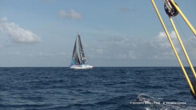 Día 10: Thomson lidera en el Hemisferio Sur. De Lamotte vuelve a casa. Día 10: Thomson lidera en el Hemisferio Sur. De Lamotte vuelve a casa.