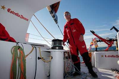 El Estrella Damm, cuarto, pelea por cada milla frente a Recife (Brasil)