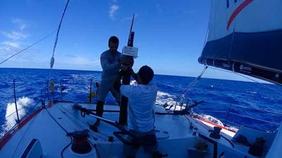 El One Planet, One Ocean & Pharmaton lanza en el Atlántico Sur la boya ARGO El One Planet, One Ocean & Pharmaton lanza en el Atlántico Sur la boya ARGO