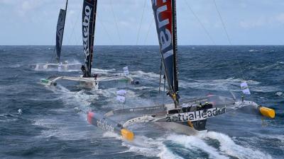 Espectacular salida de los cuatro trimaranes Ultim 32/23 que compiten en la Brest Atlantiques Espectacular salida de los cuatro trimaranes Ultim 32/23 que compiten en la Brest Atlantiques