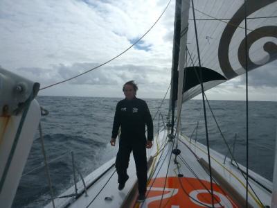 Gabart consolida su ventaja de 100 millas sobre Armel Le Cléac’h - Las calmas ecuatoriales se muestran amables con Dick y Thomson Gabart consolida su ventaja de 100 millas sobre Armel Le Cléac’h - Las calmas ecuatoriales se muestran amables con Dick y Thomson