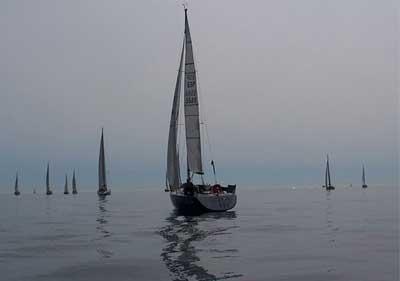 Jornada en blanco para los Solitarios y A Dos en el Real Club de Regatas de Alicante Jornada en blanco para los Solitarios y A Dos en el Real Club de Regatas de Alicante
