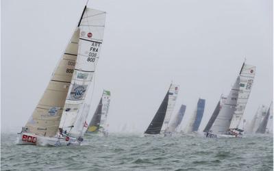 La flota de la Mini-Transat La Boulangère partió hacia Las Palmas con lluvia