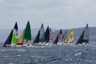 La flota La Solitaire du Figaro cruza al paralelo 45° Norte La flota La Solitaire du Figaro cruza al paralelo 45° Norte