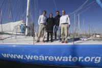 La Fundación We Are Water presenta el barco y equipo que participarán en la Barcelona World Race   