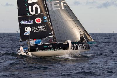 La Solitaire du Figaro. Xavier Macaire, encabeza la flota de solitarios La Solitaire du Figaro. Xavier Macaire, encabeza la flota de solitarios
