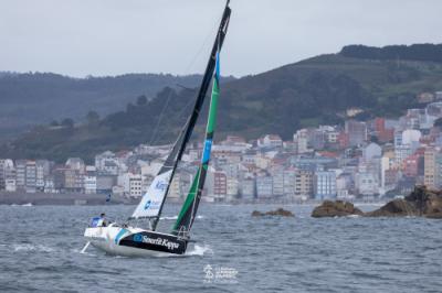 La Solitaire le Figaro Paprec. Tom Dolan lidera en Malpica 
