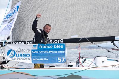 La Solitaire Urgo Le Figaro. Para Adrien Hardy la etapa, para Yoann Richomme la general