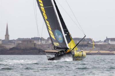 Los IMOCA desfilan ante el público y cierran las llegadas a Saint-Malo Los IMOCA desfilan ante el público y cierran las llegadas a Saint-Malo