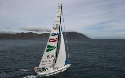 Parada forzosa del Estrella. El resto sigue su regata Parada forzosa del Estrella. El resto sigue su regata