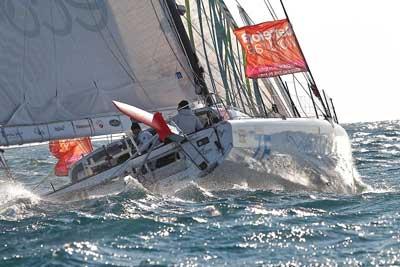 Renault Z.E: Ahora ya tenemos unos días preciosos con viento de popa sobre los 18-20 con algunas rachas de 23-25 Renault Z.E: Ahora ya tenemos unos días preciosos con viento de popa sobre los 18-20 con algunas rachas de 23-25