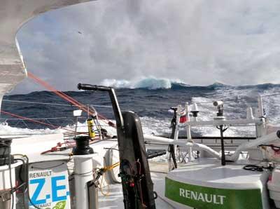 RENAULT Z.E: RUMBO AL MÁS TEMIDO DE TODOS LOS CABOS, CON PERMISO DE UNA PROFUNDA BORRASCA RENAULT Z.E: RUMBO AL MÁS TEMIDO DE TODOS LOS CABOS, CON PERMISO DE UNA PROFUNDA BORRASCA