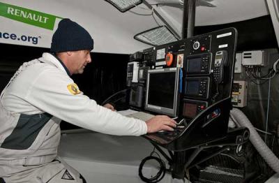 Renault Z.E.  NAVEGANDO ENTRE HIELO