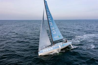 Transat Paprec. Se espera que los líderes pasen por el waypoint de La Palma en plena noche del sábado al domingo. Transat Paprec. Se espera que los líderes pasen por el waypoint de La Palma en plena noche del sábado al domingo.