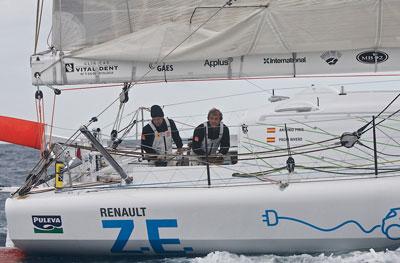 ULTIMO ASALTO PARA EL RENAULT Z.E DE RIVERO Y PIRIS ULTIMO ASALTO PARA EL RENAULT Z.E DE RIVERO Y PIRIS