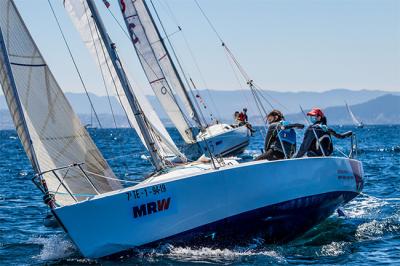 Un A-2 por las Rías Baixas con el Trofeo MRW del MRCY de Baiona Un A-2 por las Rías Baixas con el Trofeo MRW del MRCY de Baiona