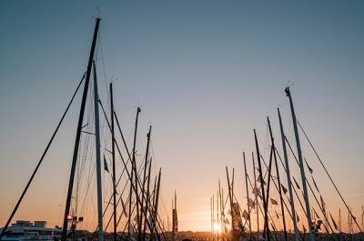 Una salida sin público dará paso el domingo a un deseado inicio y rápido de la Vendée Globe Una salida sin público dará paso el domingo a un deseado inicio y rápido de la Vendée Globe