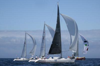Una treintena de veleros largarán amarras en el Trofeo Martín Códax de Solitarios y A Dos Una treintena de veleros largarán amarras en el Trofeo Martín Códax de Solitarios y A Dos
