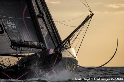 Vendée Globe Día 7: A 325 millas al NW de las islas de Cabo Verde Vendée Globe Día 7: A 325 millas al NW de las islas de Cabo Verde