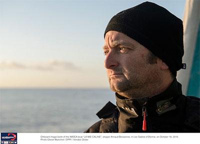 Vendée Globe. Arnaud Boissières el próximo en llegar. Didac Costa a menos de 2000 millas de Le Sables