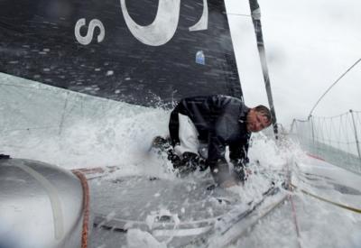 Vendée Globe. Thompson se pelea el 3º. El Acciona no dice la verdad en cuanto al 100% ecopowered