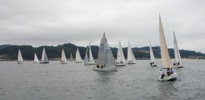 "Squid", "Chispa Nejra" y "Nontennom" se imponen en el Trofeo Grupo Norte de Náutico de Beluso "Squid", "Chispa Nejra" y "Nontennom" se imponen en el Trofeo Grupo Norte de Náutico de Beluso