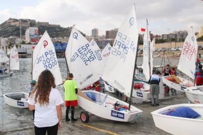 275 Optimist se dan cita en la segunda entrega de la Semana Náutica de Alicante 275 Optimist se dan cita en la segunda entrega de la Semana Náutica de Alicante