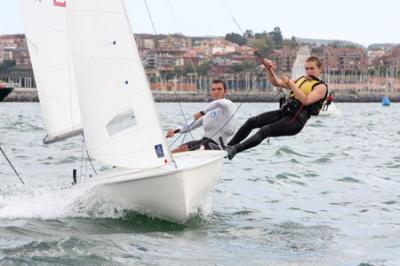 70 regatistas plantan cara al mal tiempo en el Campeonato de Vizcaya en el Abra