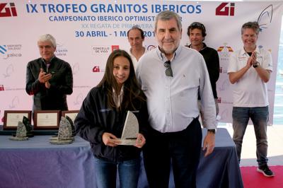 Alba Trigo de Sanxenxo se hace con el Trofeo Granitos Ibéricos en la clase Optimist