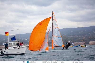 Alex Demutras y Giovanni Santi llegan líderes a la jornada final de la MedSailing 2024