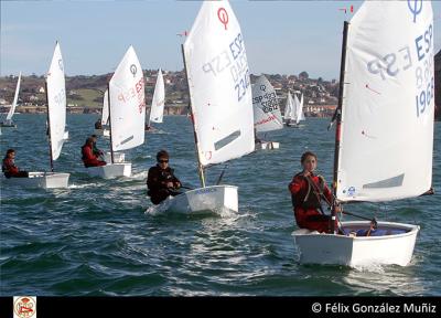 Alicia Simal se hace con la Copa de Asturias de Optimist Alicia Simal se hace con la Copa de Asturias de Optimist
