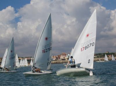 Álvaro Ruiz (CN Sevilla), Pablo Lamadrid (RCM Huelva) y Marina Martínez (CM Puerto Sherry) primeros líderes de la II Liga Náutica de Láser. Álvaro Ruiz (CN Sevilla), Pablo Lamadrid (RCM Huelva) y Marina Martínez (CM Puerto Sherry) primeros líderes de la II Liga Náutica de Láser.