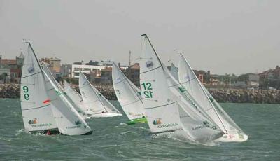 Antonio Maestre y Arturo Montes, a dos puntos tras el primer asalto al I Trofeo Puerto Sherry de Vela Paralímpica Antonio Maestre y Arturo Montes, a dos puntos tras el primer asalto al I Trofeo Puerto Sherry de Vela Paralímpica