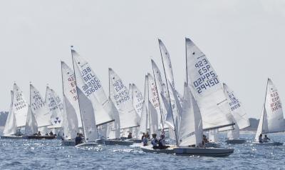 Arranca el Mundial de Snipe Femenino en Valencia Mar con las mejores regatistas del planeta Arranca el Mundial de Snipe Femenino en Valencia Mar con las mejores regatistas del planeta
