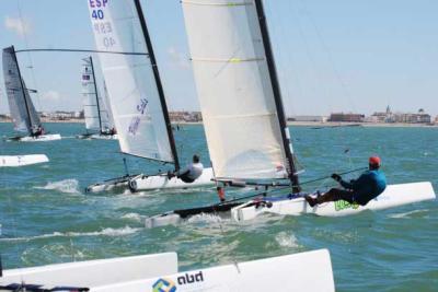 Arranca en Chipiona la IV Liga de Catamarán con un primer liderazgo del local Antonio Limón Arranca en Chipiona la IV Liga de Catamarán con un primer liderazgo del local Antonio Limón