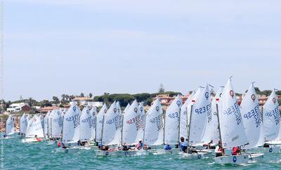 Ayarza y Aguilar, primeros líderes en el arranque de la Copa de España de Optimist Ayarza y Aguilar, primeros líderes en el arranque de la Copa de España de Optimist