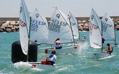 Baleares vence en la final sobre Cataluña y renueva el título nacional por equpos en aguas de la bahía de Cádiz